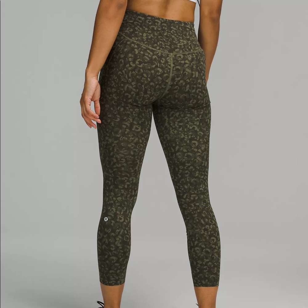 Lululemon Base Pace HR Tight 25” Size 4